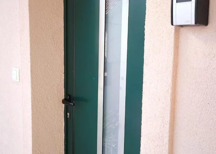 Lipa سلاتين